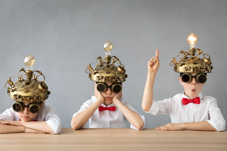 Schüler*innen, die zusammen lernen
